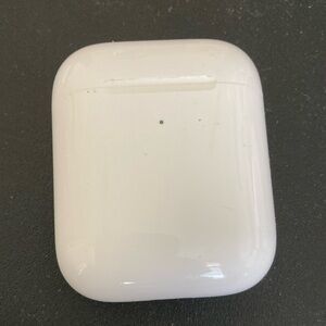 Apple White Airpods Case